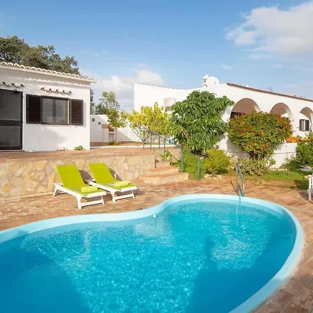 Campina Sleeps 5 Pool Air Con Wifi וילה